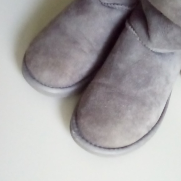 UGG Bailey button triplet 11 boor - Picture 9 of 12